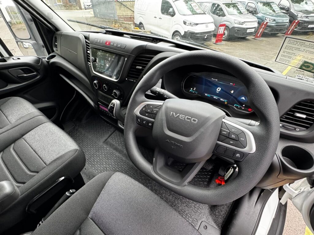 Iveco Daily 72C18 Box Tail Lift