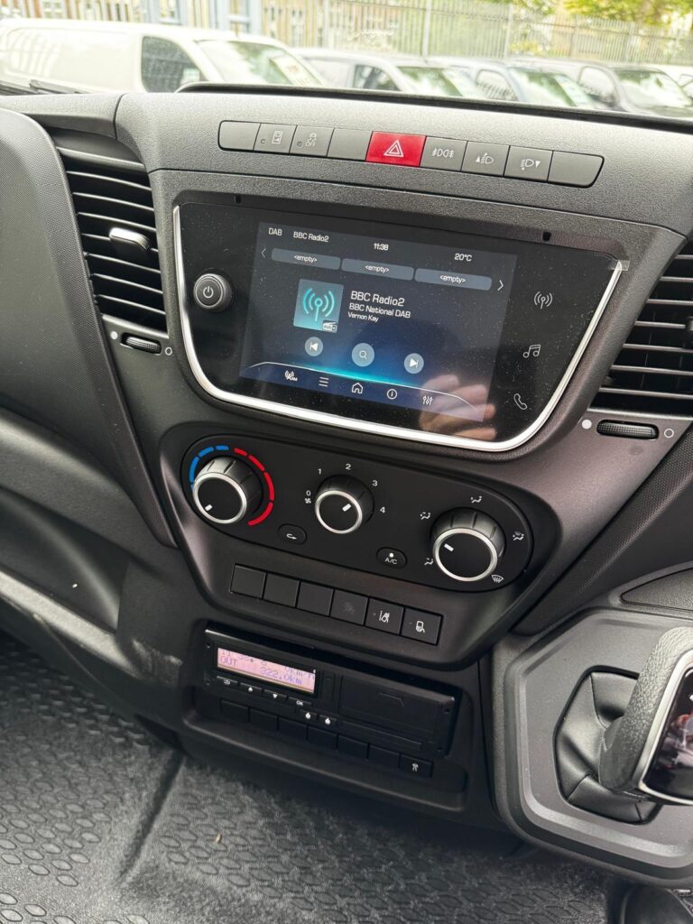 Iveco Daily 72C18 Box Tail Lift