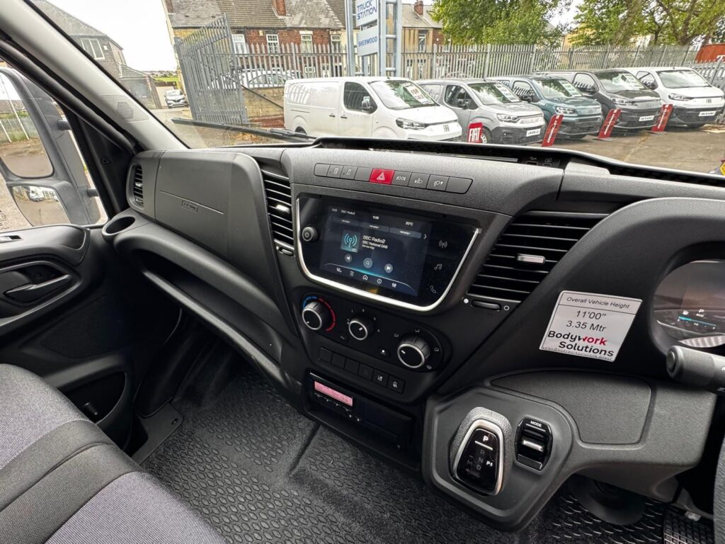 Iveco Daily 72C18 Box Tail Lift
