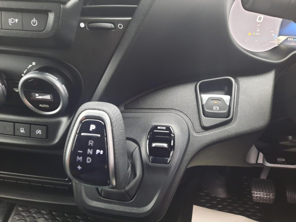 Iveco Daily 2.3D HPI 16V 35S 3750 HiMatic LWB Euro 6 (s/s) 2dr