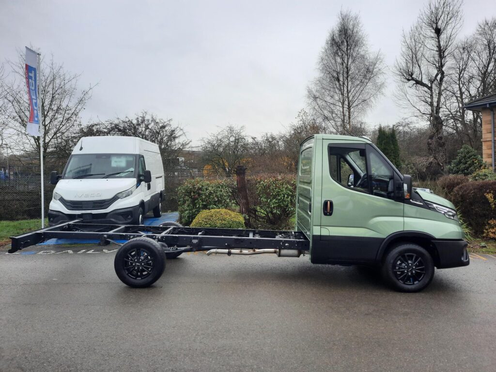 Iveco Daily 2.3D HPI 16V 35S 3750 HiMatic LWB Euro 6 (s/s) 2dr