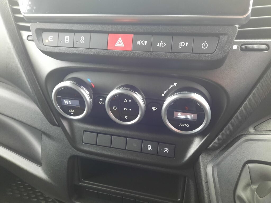 Iveco Daily 2.3D HPI 16V 35S 3750 HiMatic LWB Euro 6 (s/s) 2dr