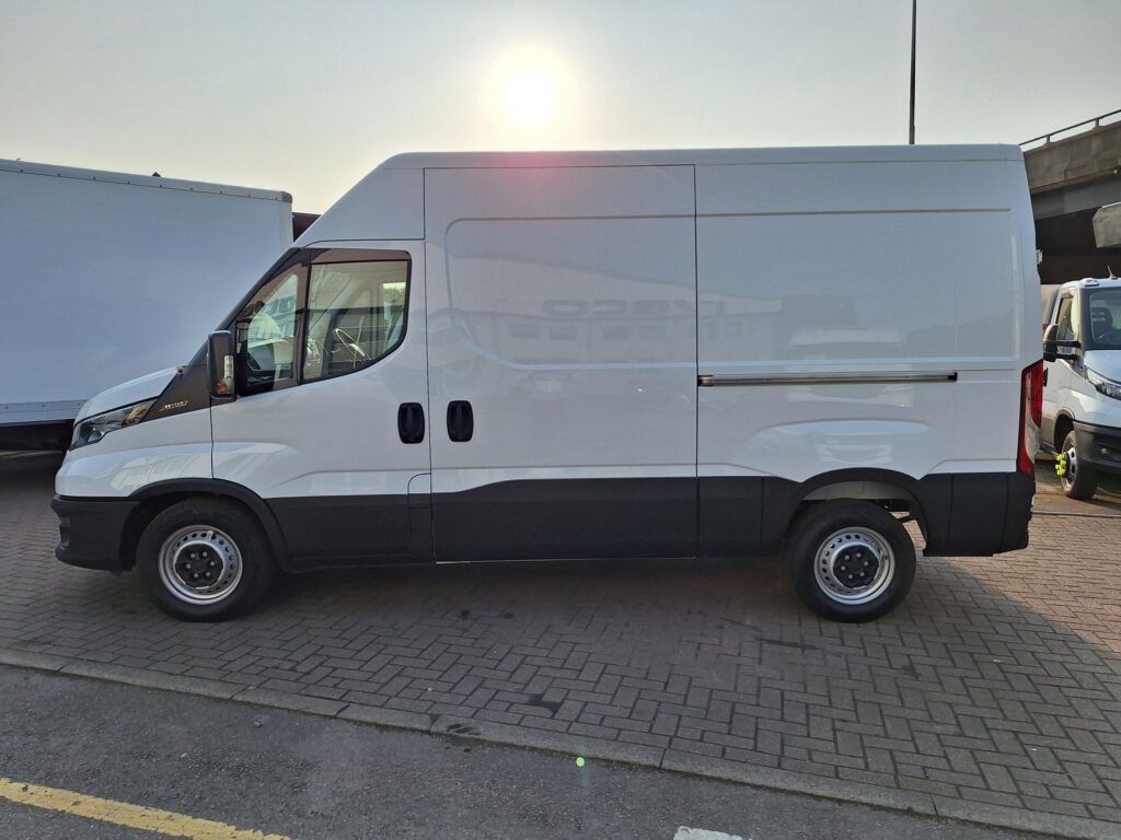 Iveco Daily MY22 35S14V 10cum Van