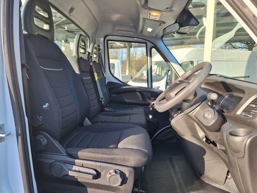 Iveco Daily 3.0D HPI 16V 35C 4100 HiMatic LWB Euro 6 2dr (DRW)