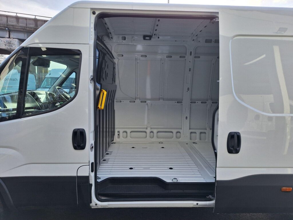 Iveco Daily 2.3D HPI 16V 35S 4100 HiMatic LWB H2 Euro 6 (s/s) 5dr