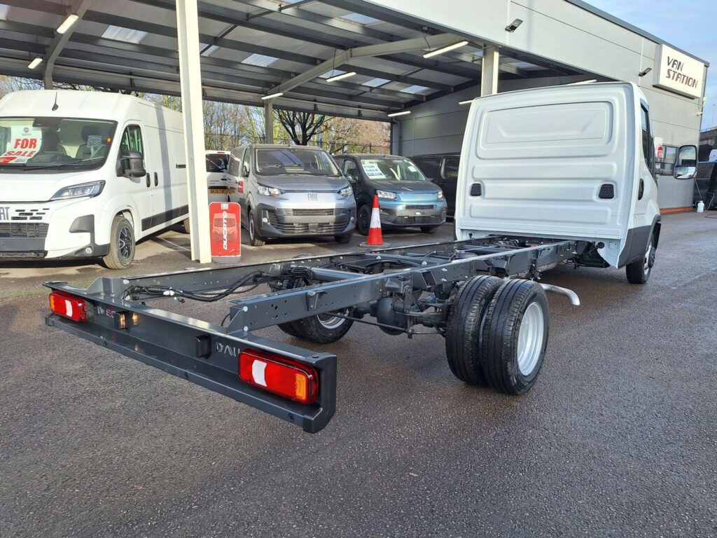 Iveco Daily 2.3D HPI 14V 35C 4100 LWB Euro 6 (s/s) 2dr (DRW)