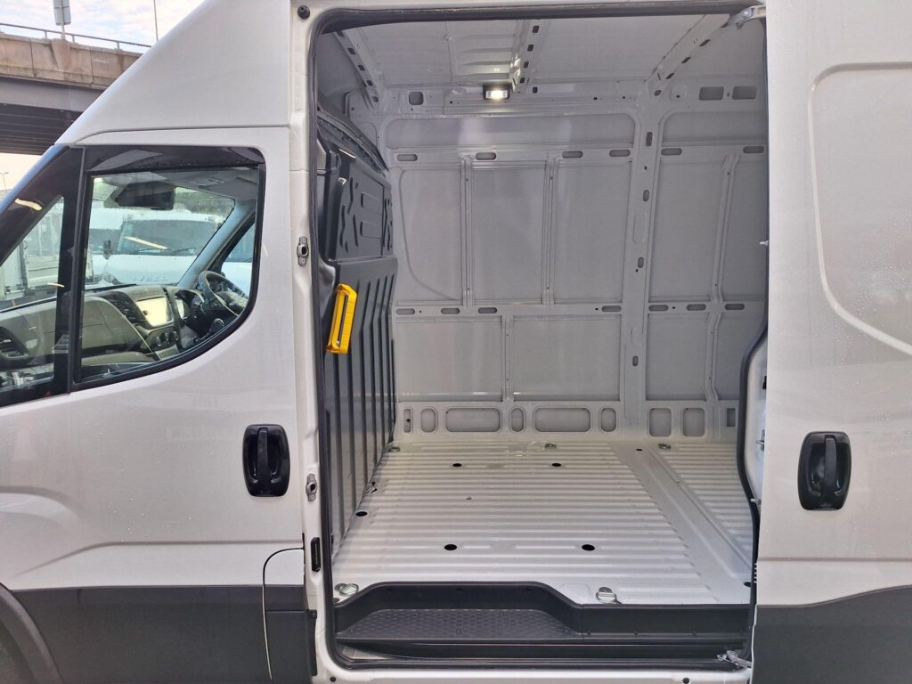 Iveco Daily 2.3D HPI 14V 35S 4100 LWB H2 Euro 6 (s/s) 5dr