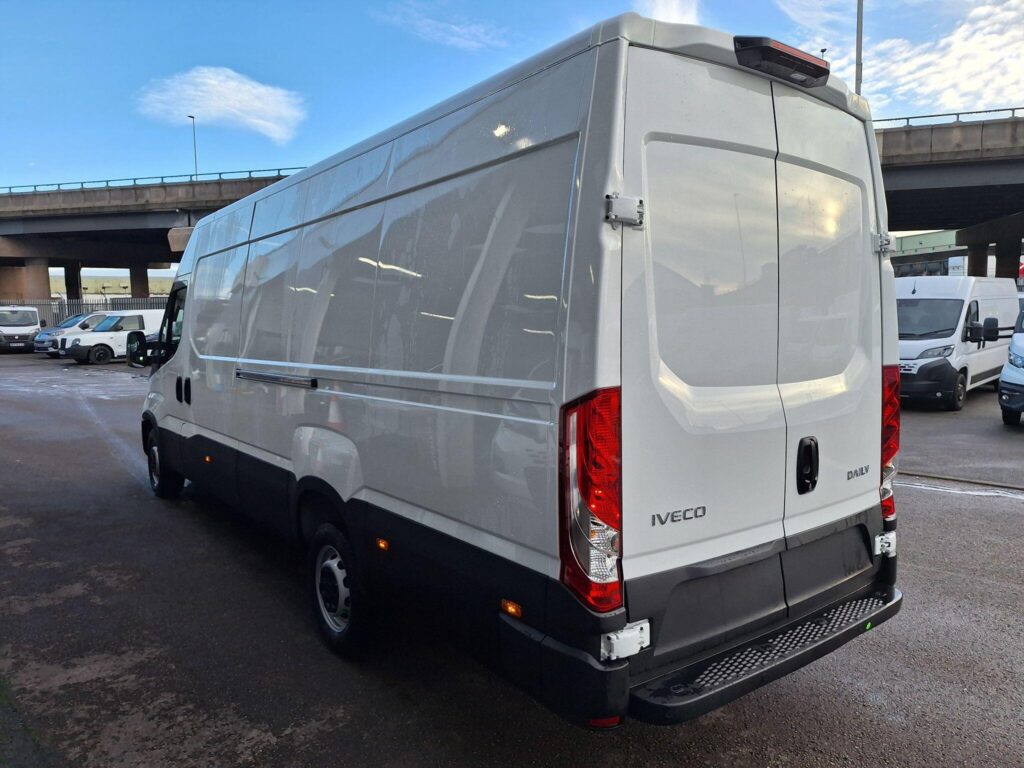 Iveco Daily 2.3D HPI 14V 35S 4100 LWB H2 Euro 6 (s/s) 5dr