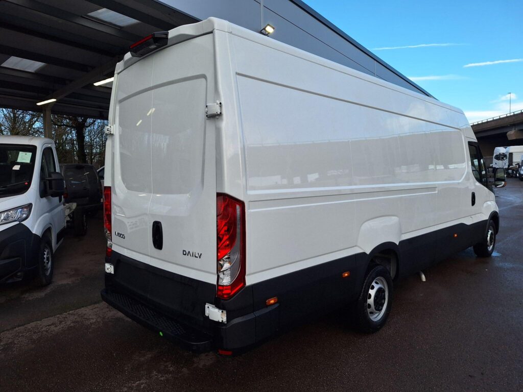 Iveco Daily 2.3D HPI 14V 35S 4100 LWB H2 Euro 6 (s/s) 5dr