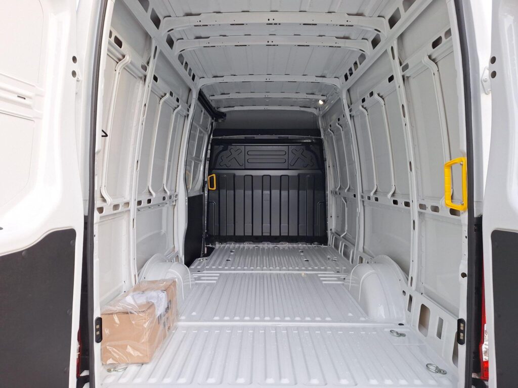 Iveco Daily 2.3D HPI 14V 35S 3520L MWB H2 Euro 6 (s/s) 5dr