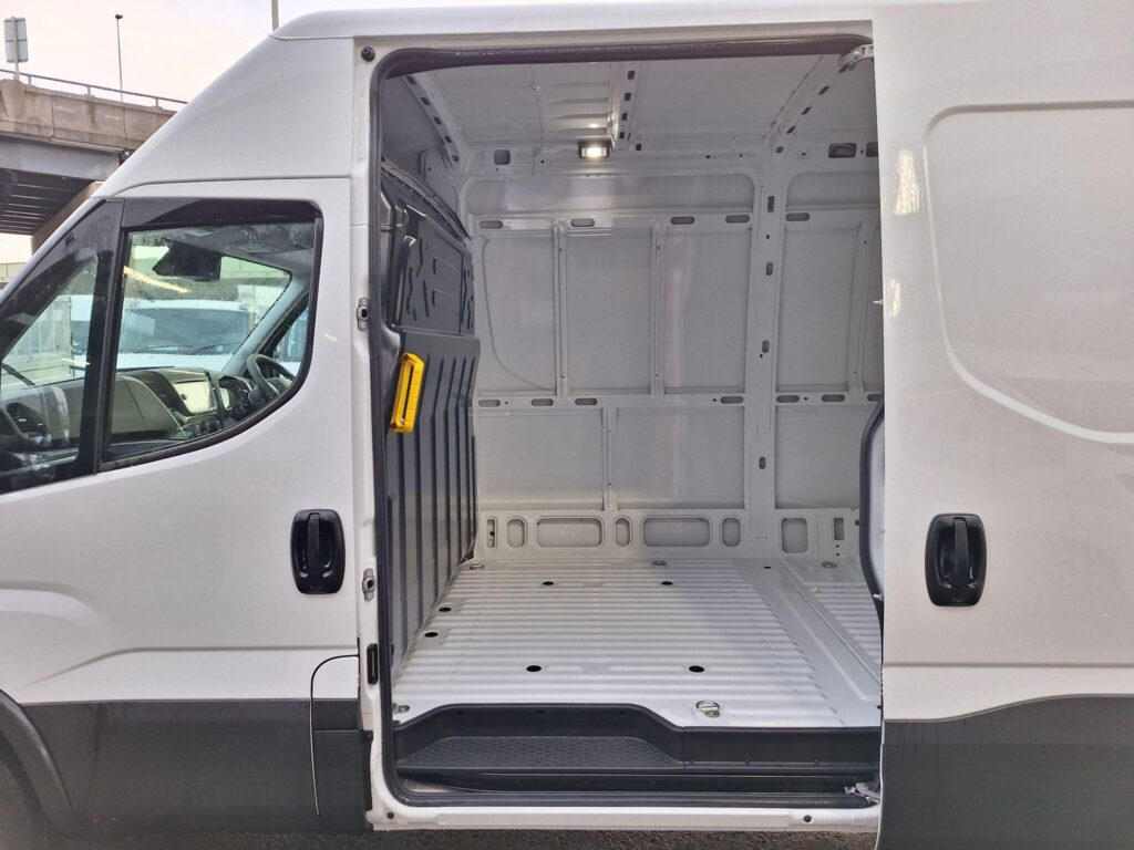 Iveco Daily 2.3D HPI 14V 35S 3520L MWB H2 Euro 6 (s/s) 5dr