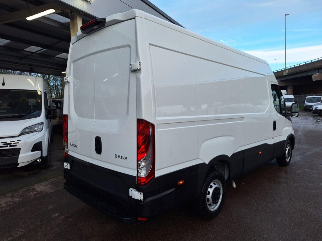 Iveco Daily 2.3D HPI 14V 35S 3520L MWB H2 Euro 6 (s/s) 5dr