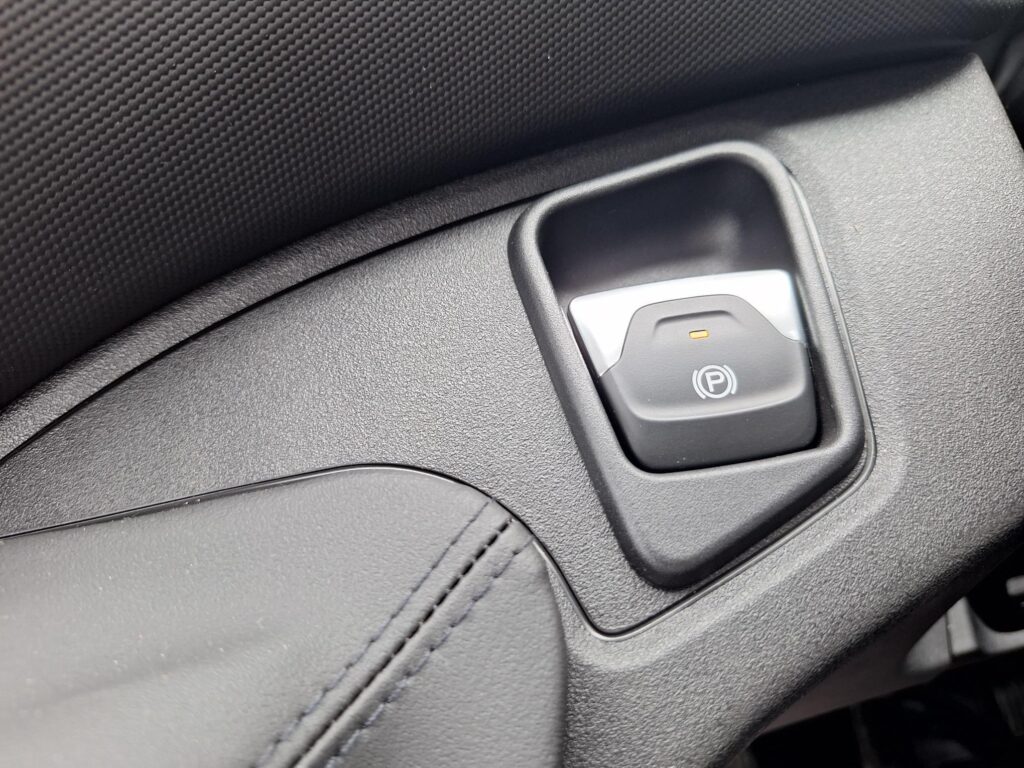 Iveco Daily 35S14 6 Speed Manual Chassis Cab