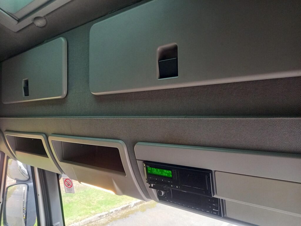 Iveco Eurocargo EUROCARGO ML18E25 250HP 28FT CURTAINSIDE TAILLIFT