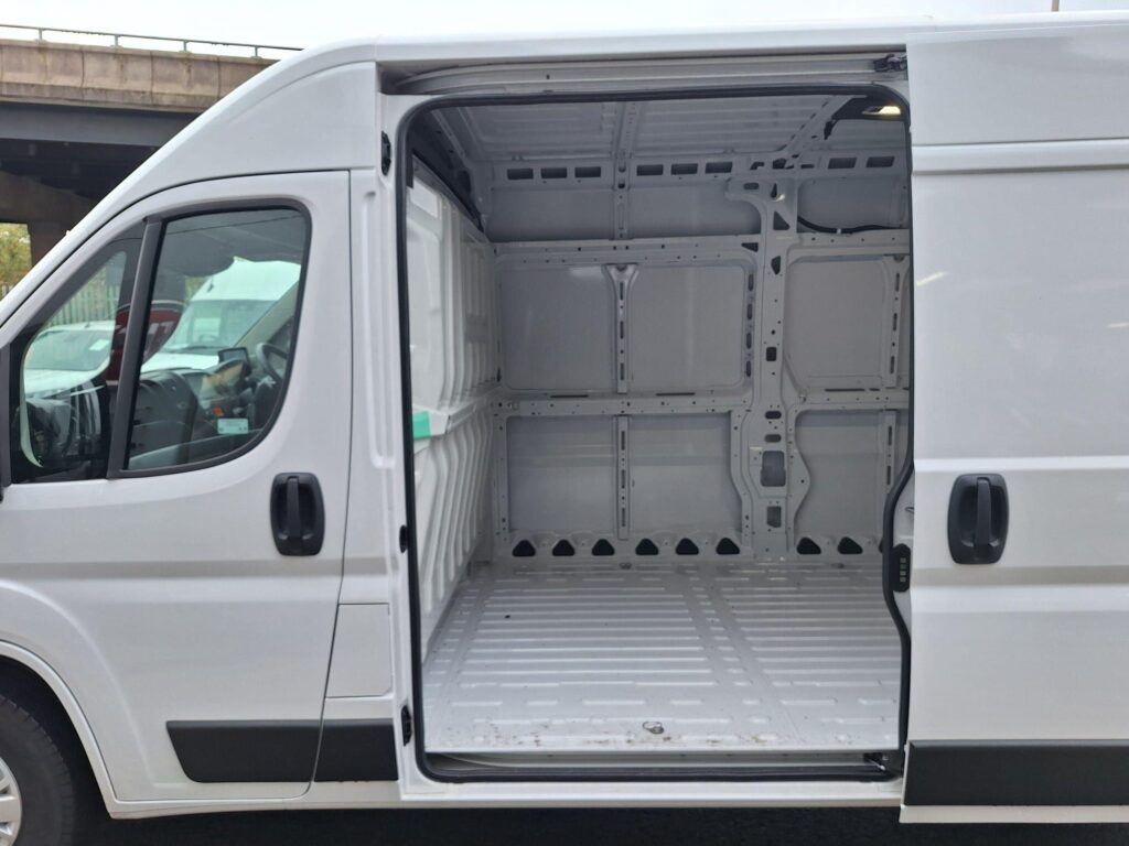 Fiat E-Ducato 42 79kWh eTecnico E-Ducato 42 WB Auto MWB High Roof 5dr (11kW Charger)