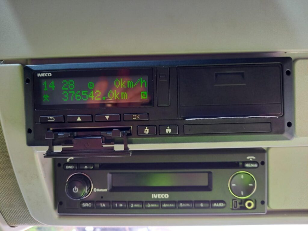 Iveco Eurocargo EUROCARGO ML18E25 250HP 28FT BOX & TAILLIFT