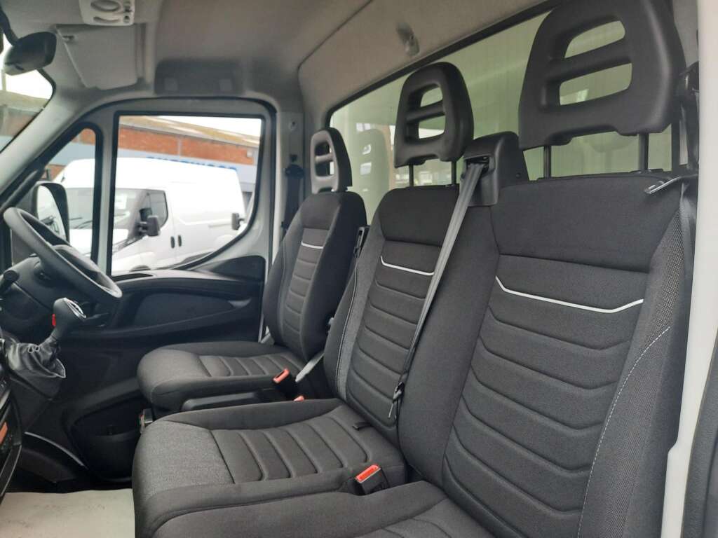 Iveco Daily 72C18H Curtain-Sider & Tail-Lift