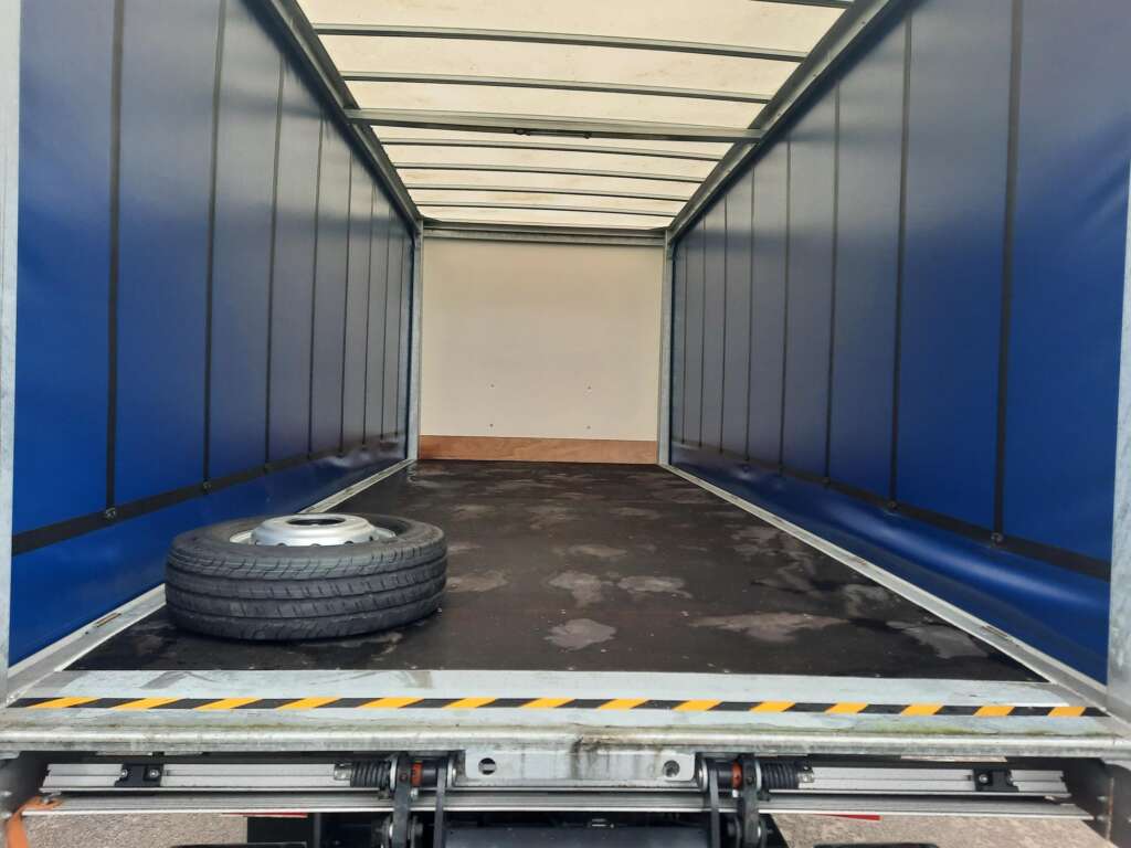 Iveco Daily 72C18H Curtain-Sider & Tail-Lift