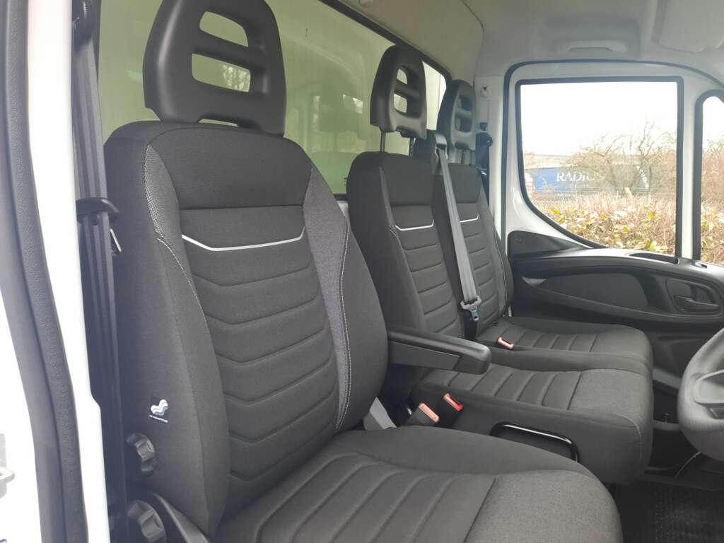 Iveco Daily 72C18H Curtain-Sider & Tail-Lift