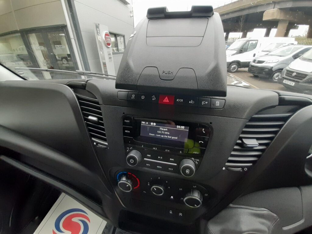 Iveco Daily 2.3D HPI 14V 35C 3750 L3 Euro 6 (s/s) 4dr (DRW)