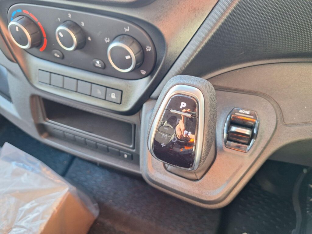 Iveco Daily 35C16H Hi-Matic Transporter