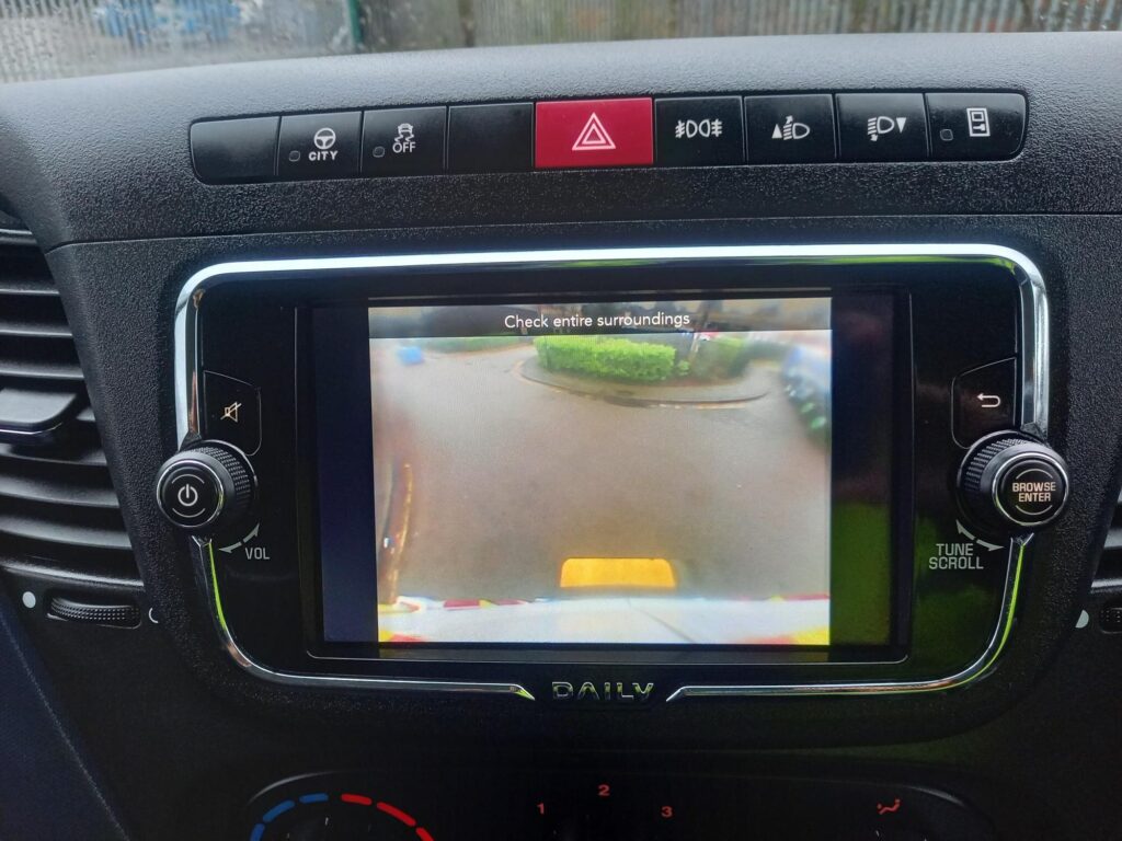 Iveco Daily 3.0D HPI 18V 35C 3520L HiMatic MWB H2 Euro 6 5dr (DRW)