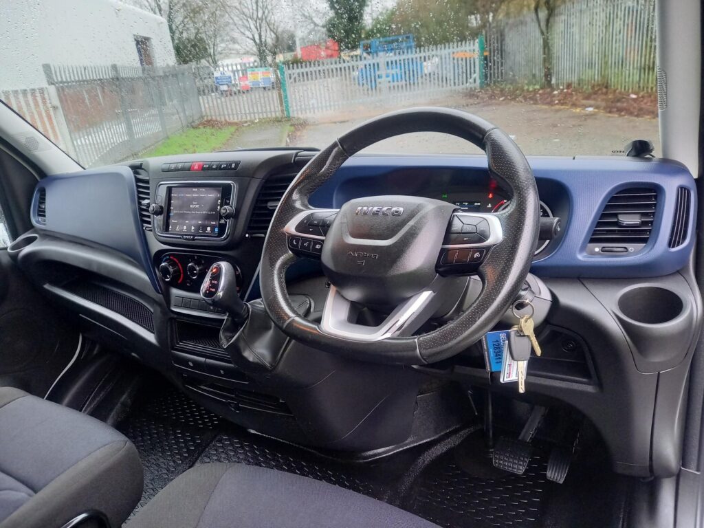 Iveco Daily 3.0D HPI 18V 35C 3520L HiMatic MWB H2 Euro 6 5dr (DRW)