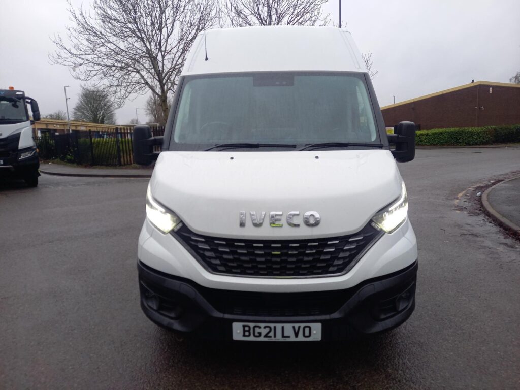 Iveco Daily 3.0D HPI 18V 35C 3520L HiMatic MWB H2 Euro 6 5dr (DRW)