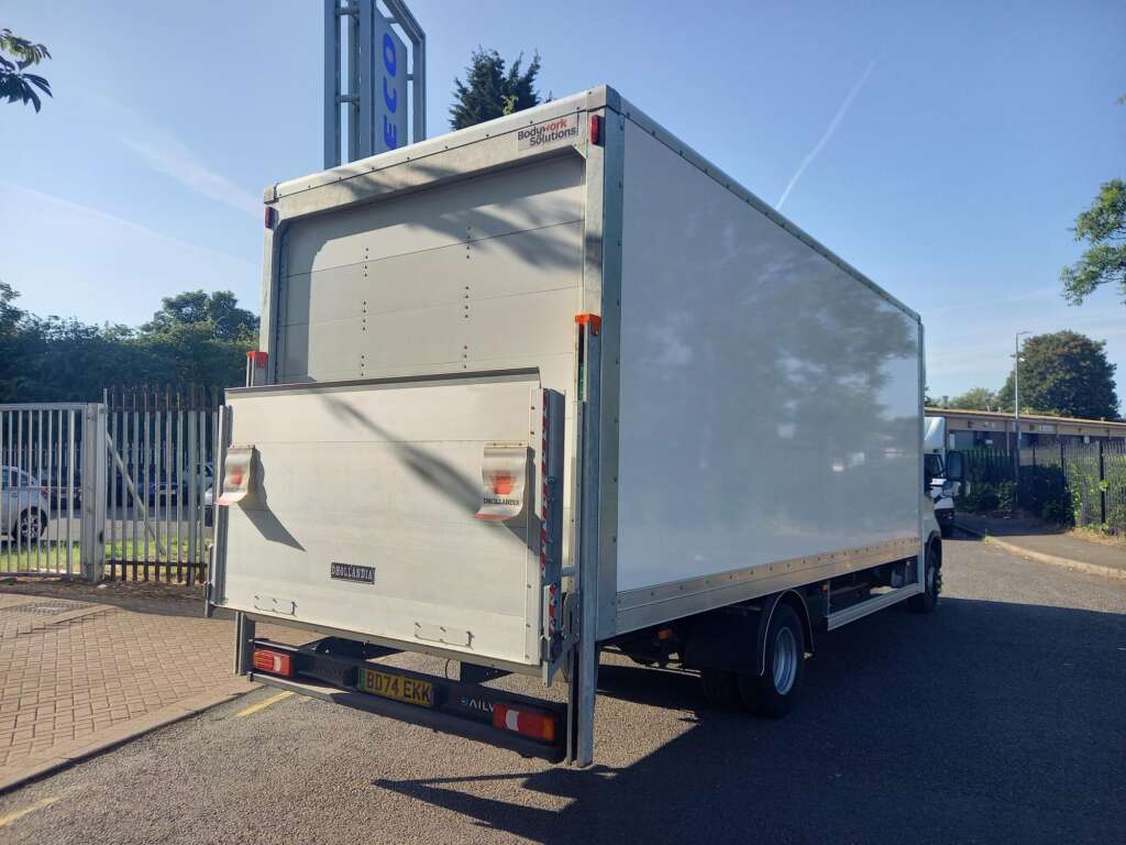 IVECO e-DAILY 72C14E 4750WB 20ft BOX & TAILLIFT