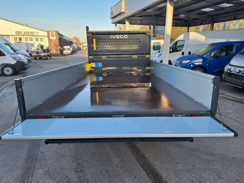 IVECO DAILY 35S16 160HP HI MATIC 3750WB DROPSIDE