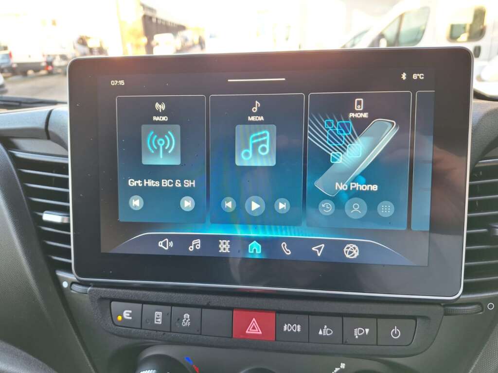 IVECO DAILY 35S16 160HP HI MATIC 3750WB DROPSIDE