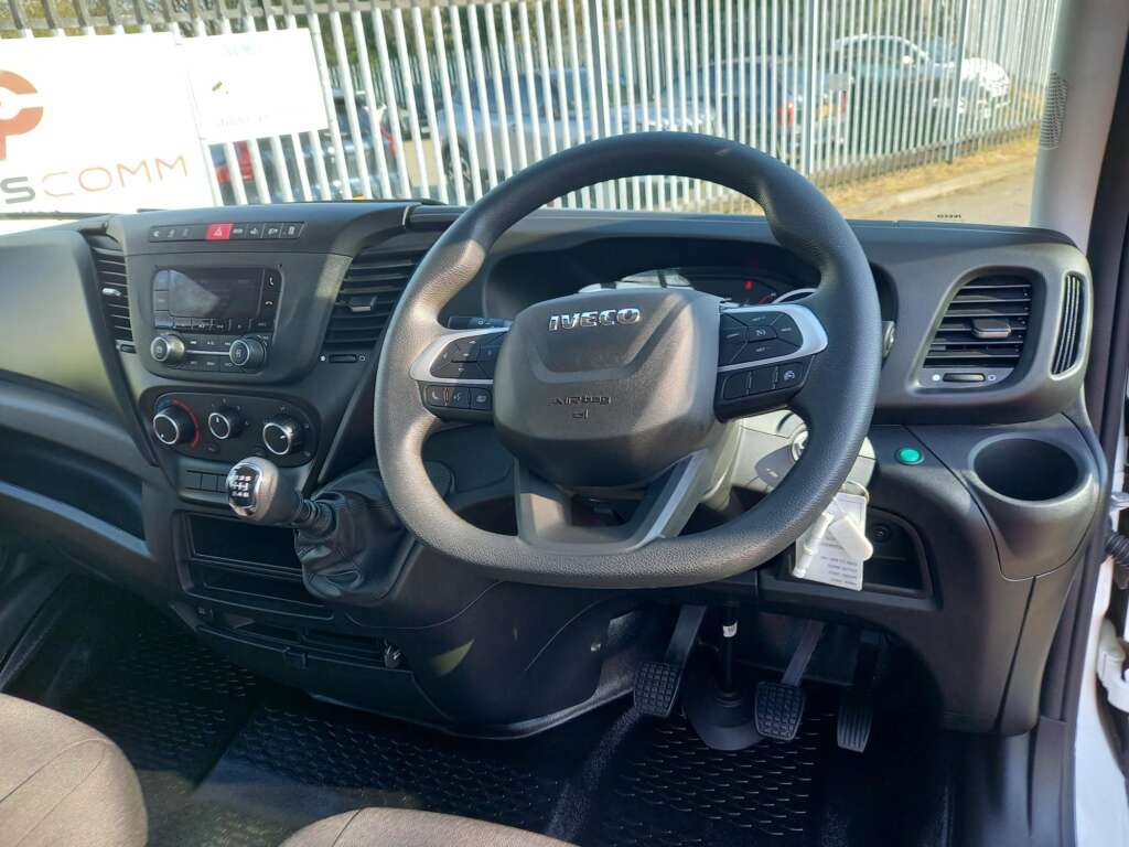 Iveco Daily 35S14 3.5T 140HP 4100WB 4.5 mtr Dropside