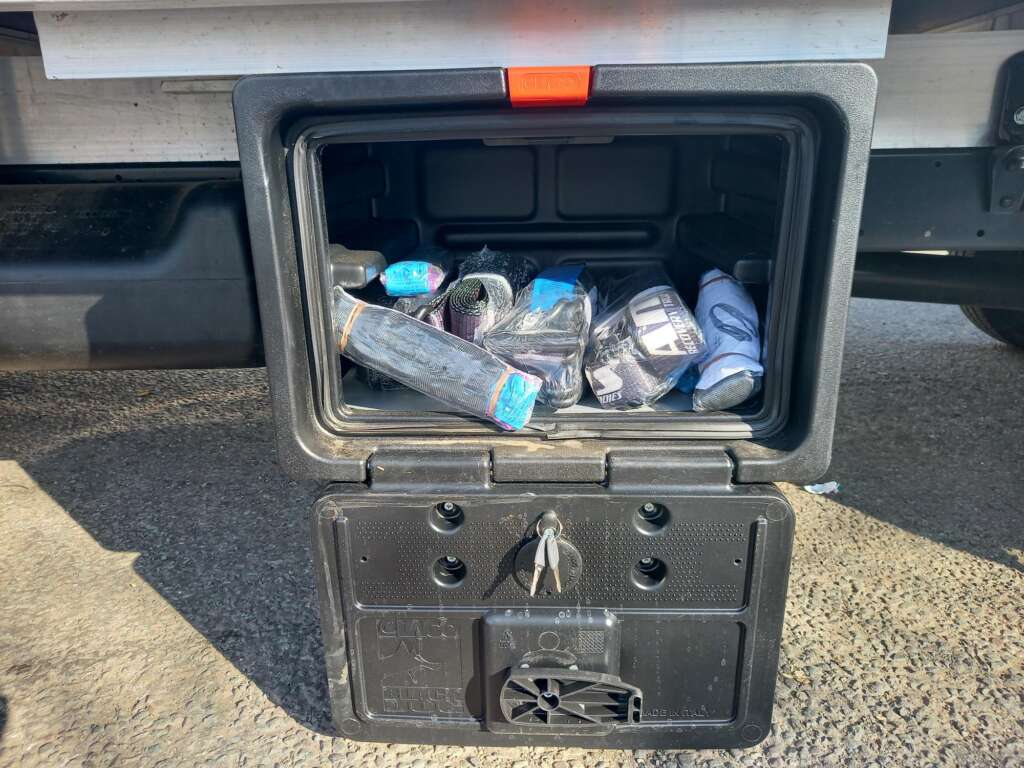 Iveco Daily 35S14 3.5T 140HP 4100WB 4.5 mtr Dropside