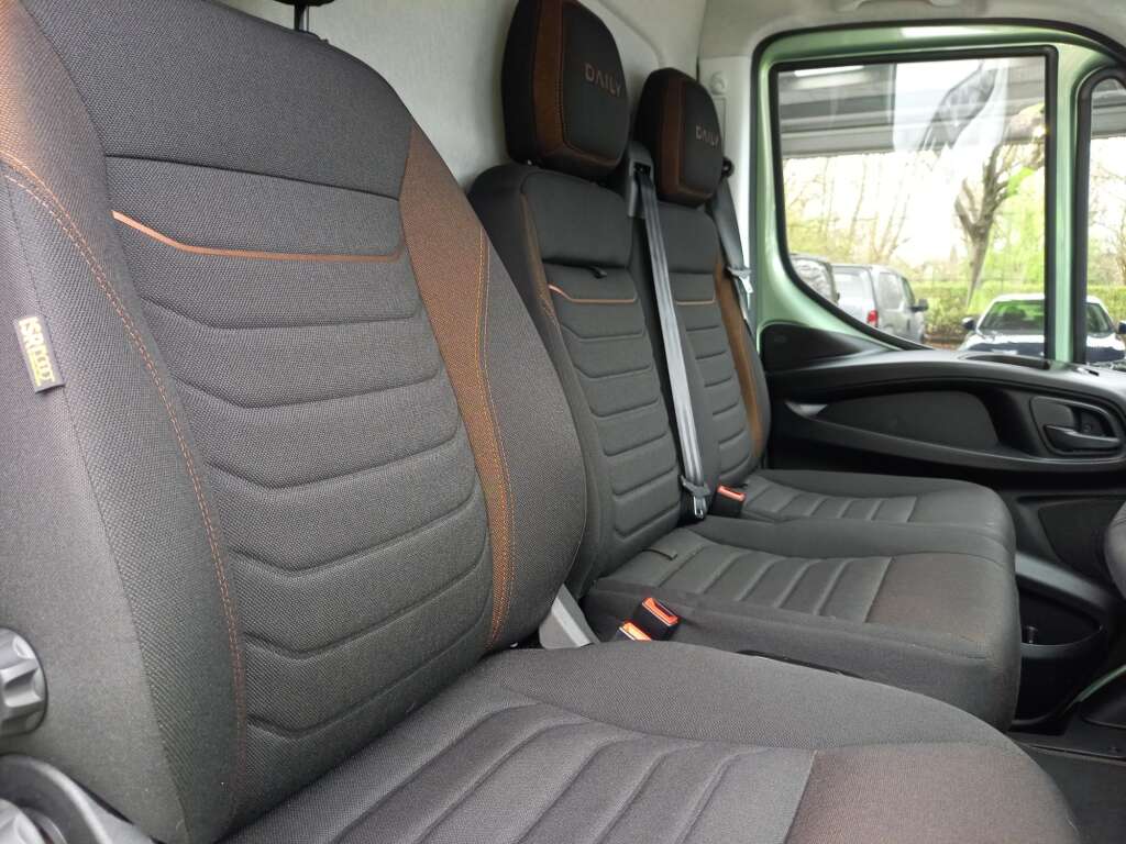 IVECO DAILY 35S16 160HP HI MATIC 3750WB 4.2 M DROPSIDE