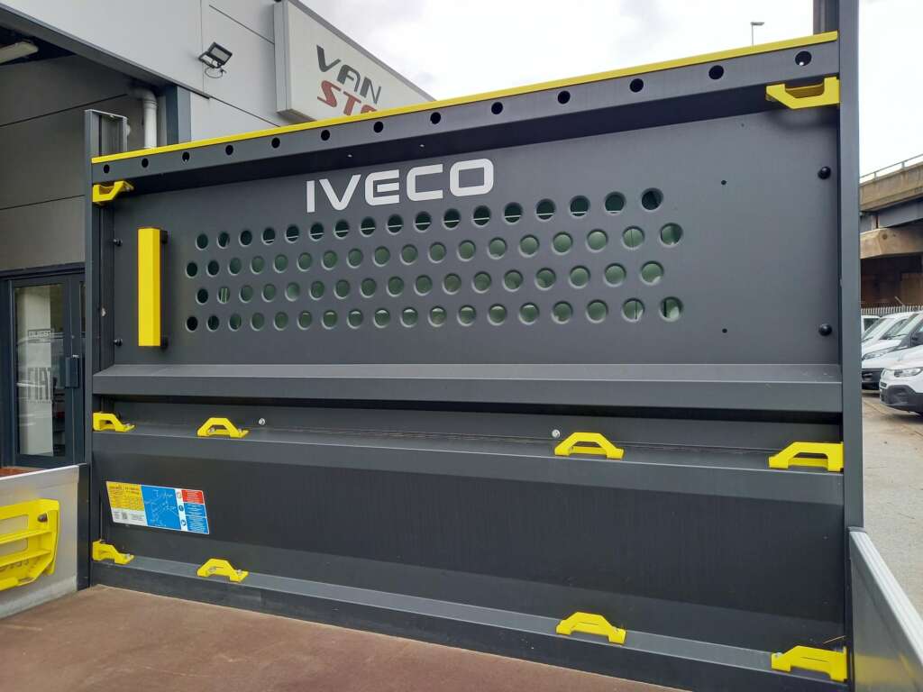 IVECO DAILY 35S16 160HP HI MATIC 3750WB 4.2 M DROPSIDE