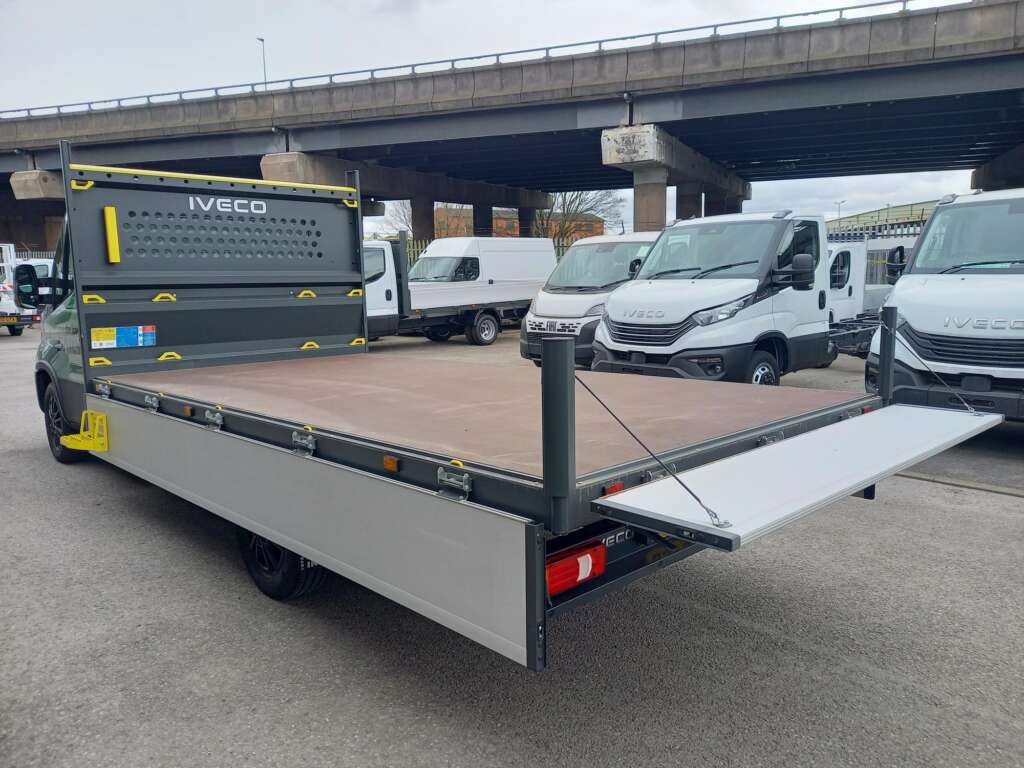 IVECO DAILY 35S16 160HP HI MATIC 3750WB 4.2 M DROPSIDE