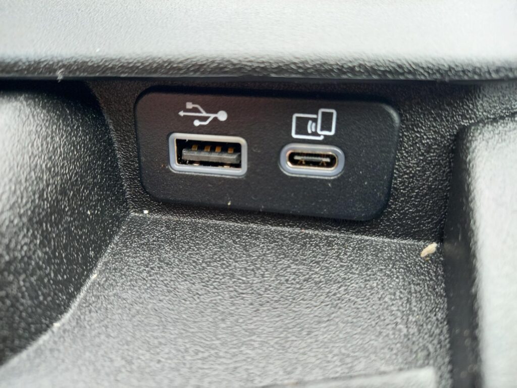 Iveco Daily 2.3D HPI 16V 35S 3750 HiMatic LWB Euro 6 2dr