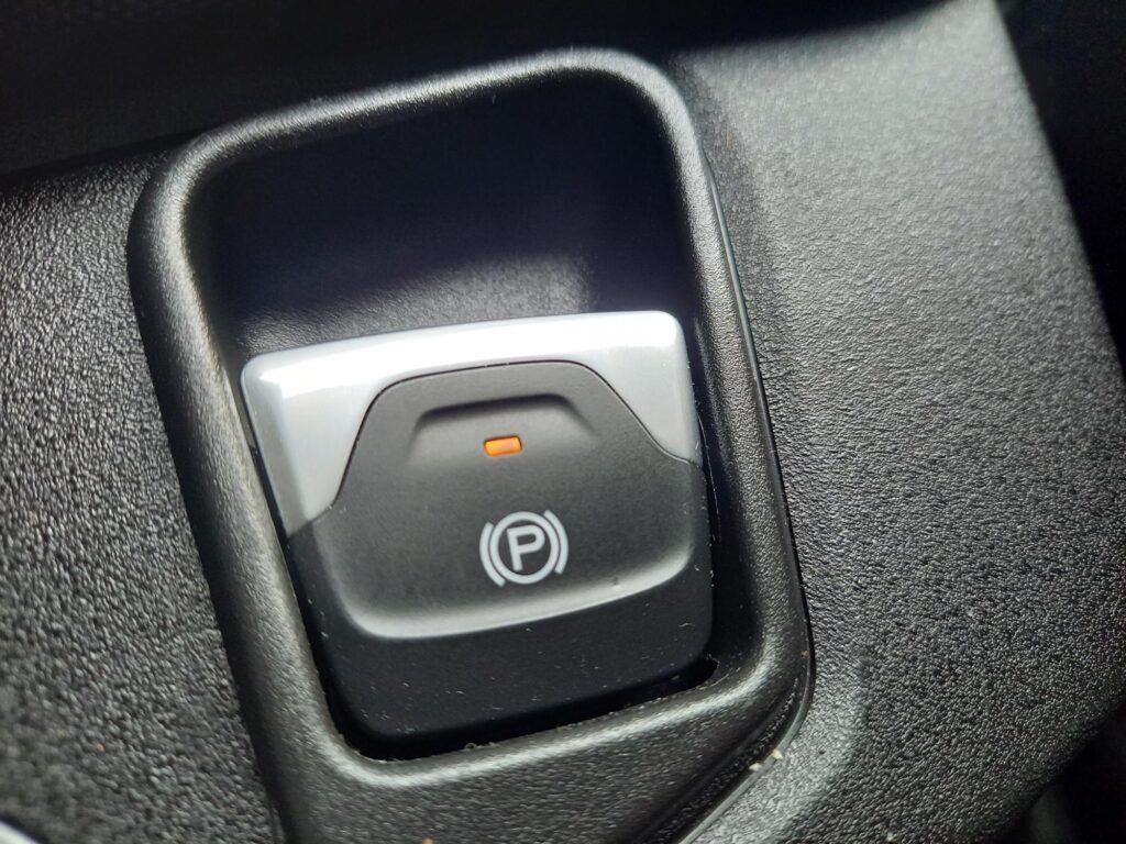 Iveco Daily 2.3D HPI 16V 35S 3750 HiMatic LWB Euro 6 2dr