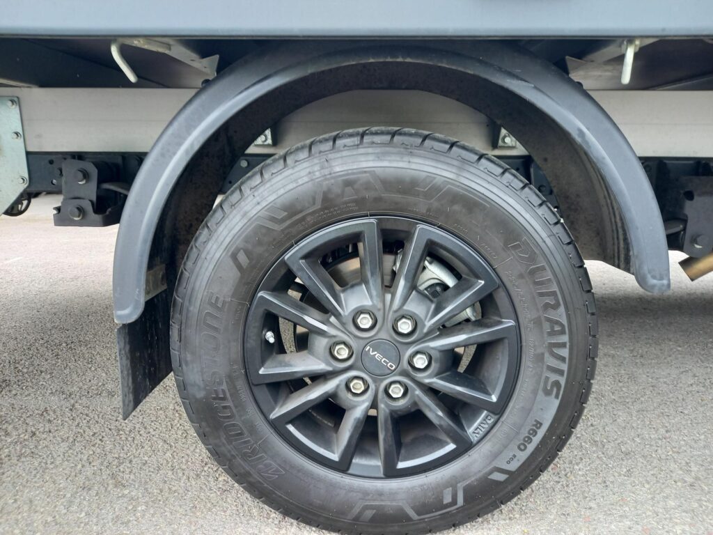 Iveco Daily 2.3D HPI 16V 35S 3750 HiMatic LWB Euro 6 2dr