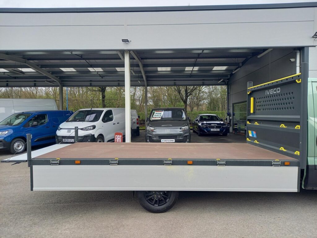 Iveco Daily 2.3D HPI 16V 35S 3750 HiMatic LWB Euro 6 2dr