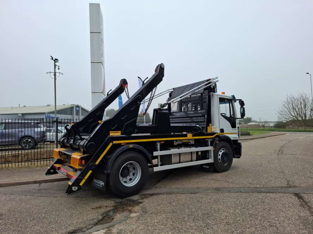 IVECO Eurocargo 18t 250hp Skiploader