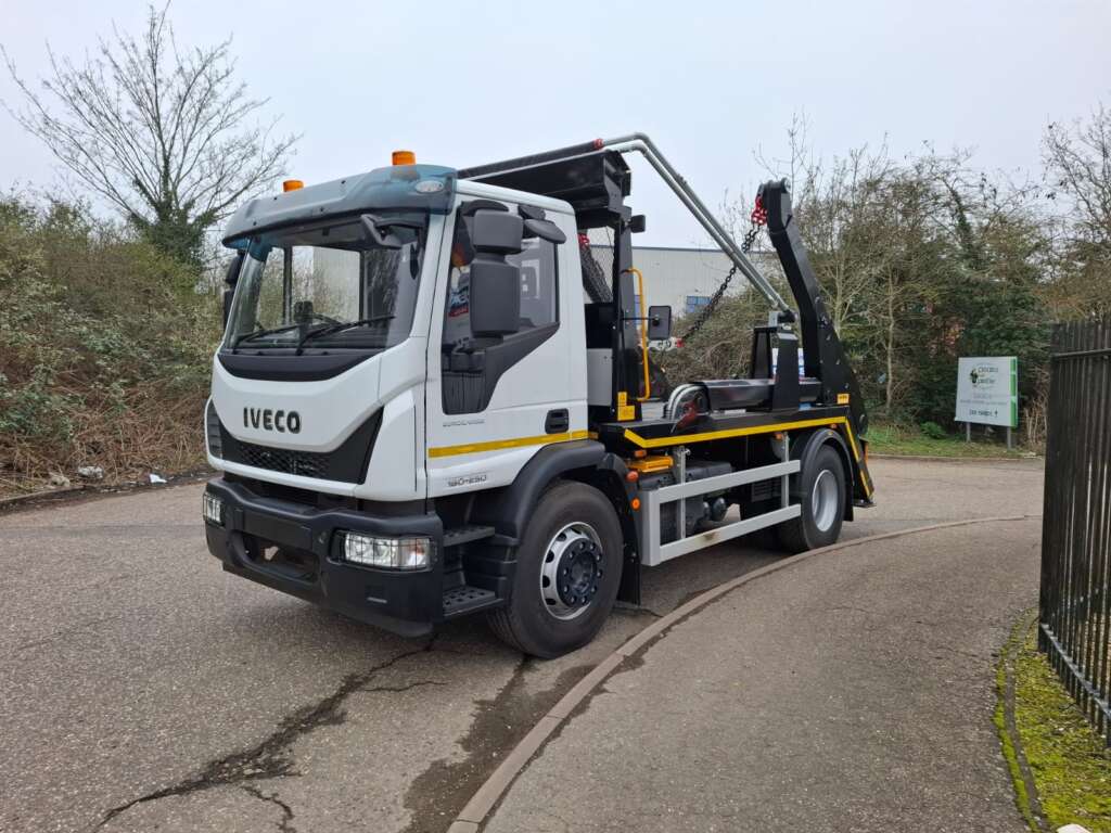 IVECO Eurocargo 18t 250hp Skiploader