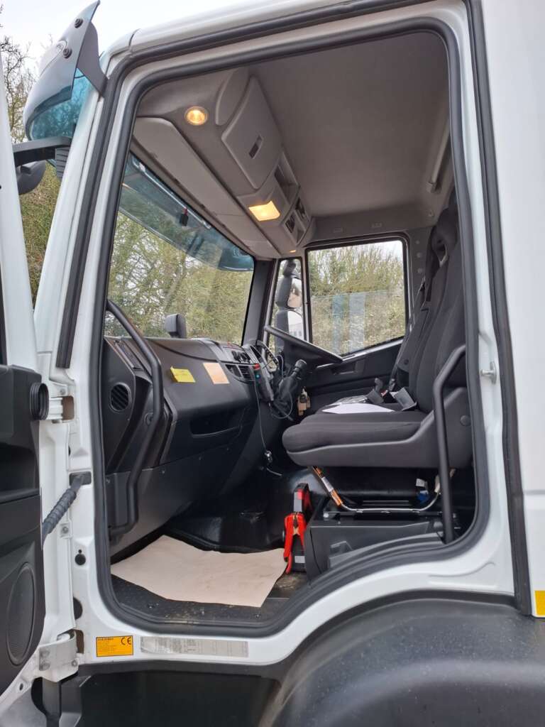 IVECO Eurocargo 18t 250hp Skiploader