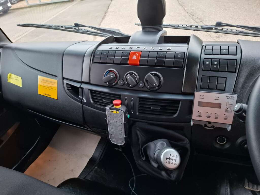 IVECO Eurocargo 18t 250hp Skiploader