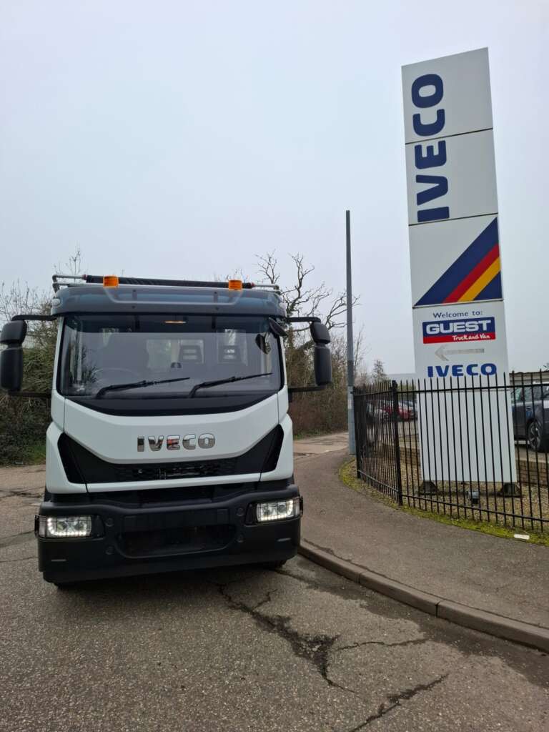 IVECO Eurocargo 18t 250hp Skiploader