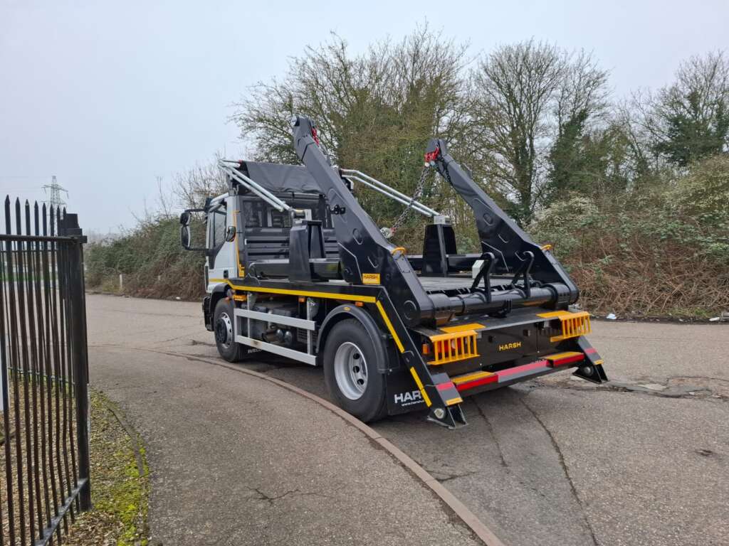 IVECO Eurocargo 18t 250hp Skiploader