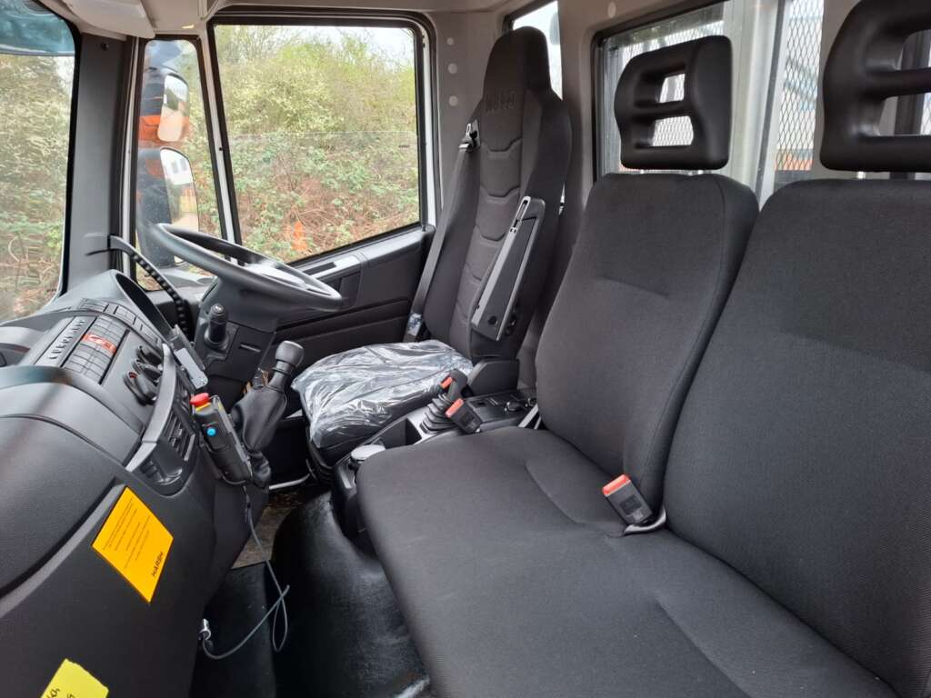 IVECO Eurocargo 18t 250hp Skiploader