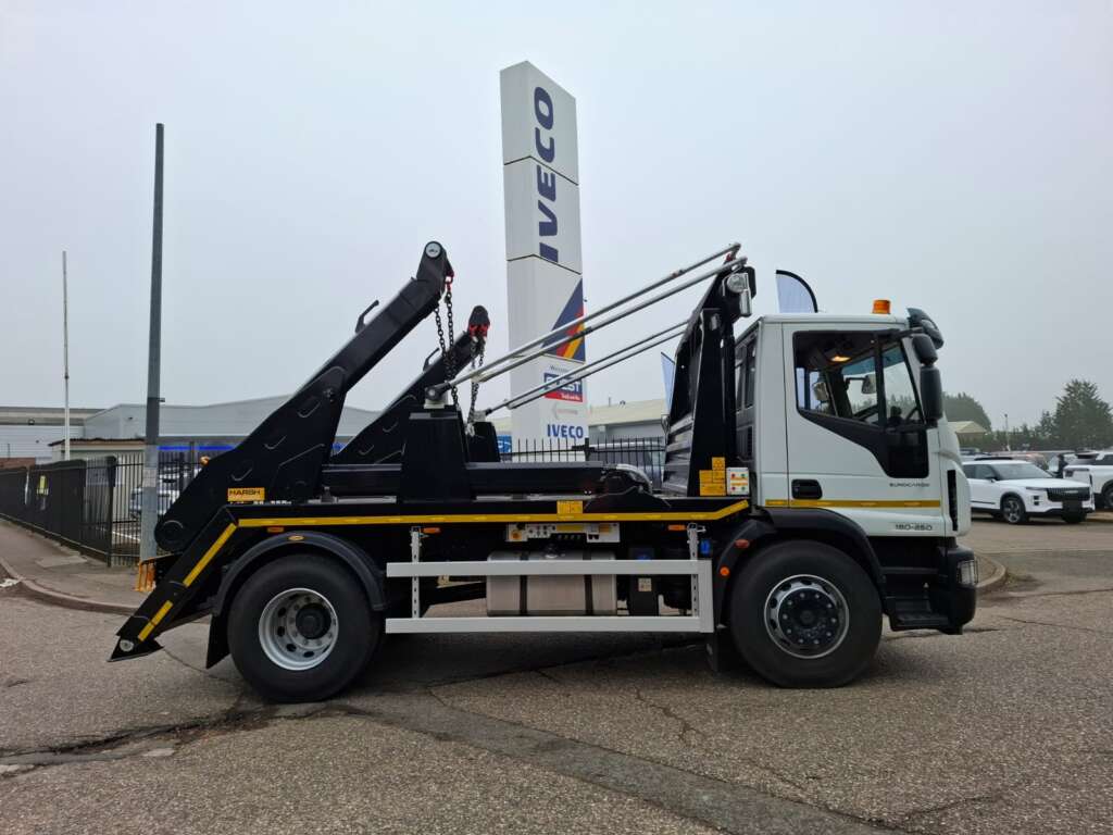 IVECO Eurocargo 18t 250hp Skiploader