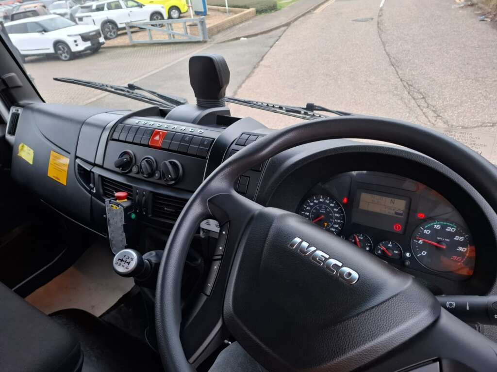 IVECO Eurocargo 18t 250hp Skiploader