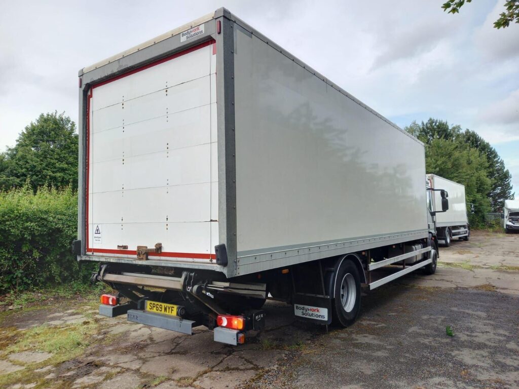 Iveco Eurocargo ML18E25 250HP 28FT BOX & TAILLIFT